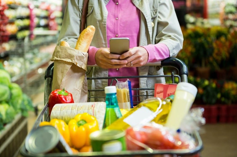 What are supermarkets doing to fight plastic?